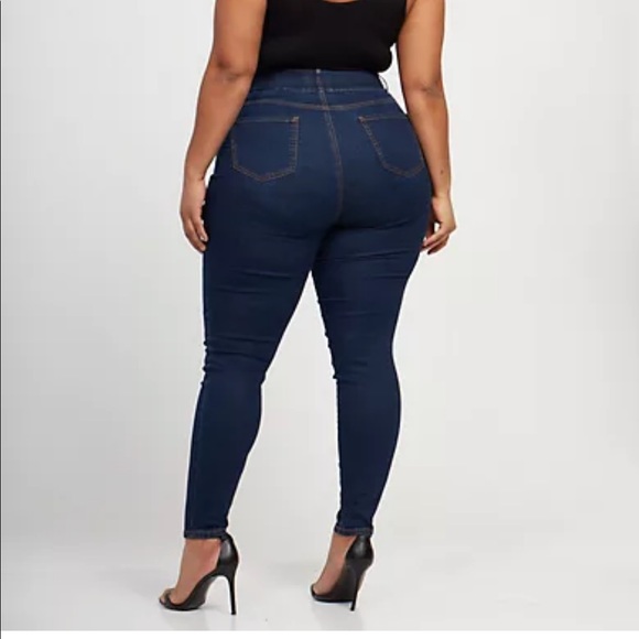 Dark Wash Curvy Skinny Jeans Tall Inseam | Fashion To Figure - Picture 4 of 7